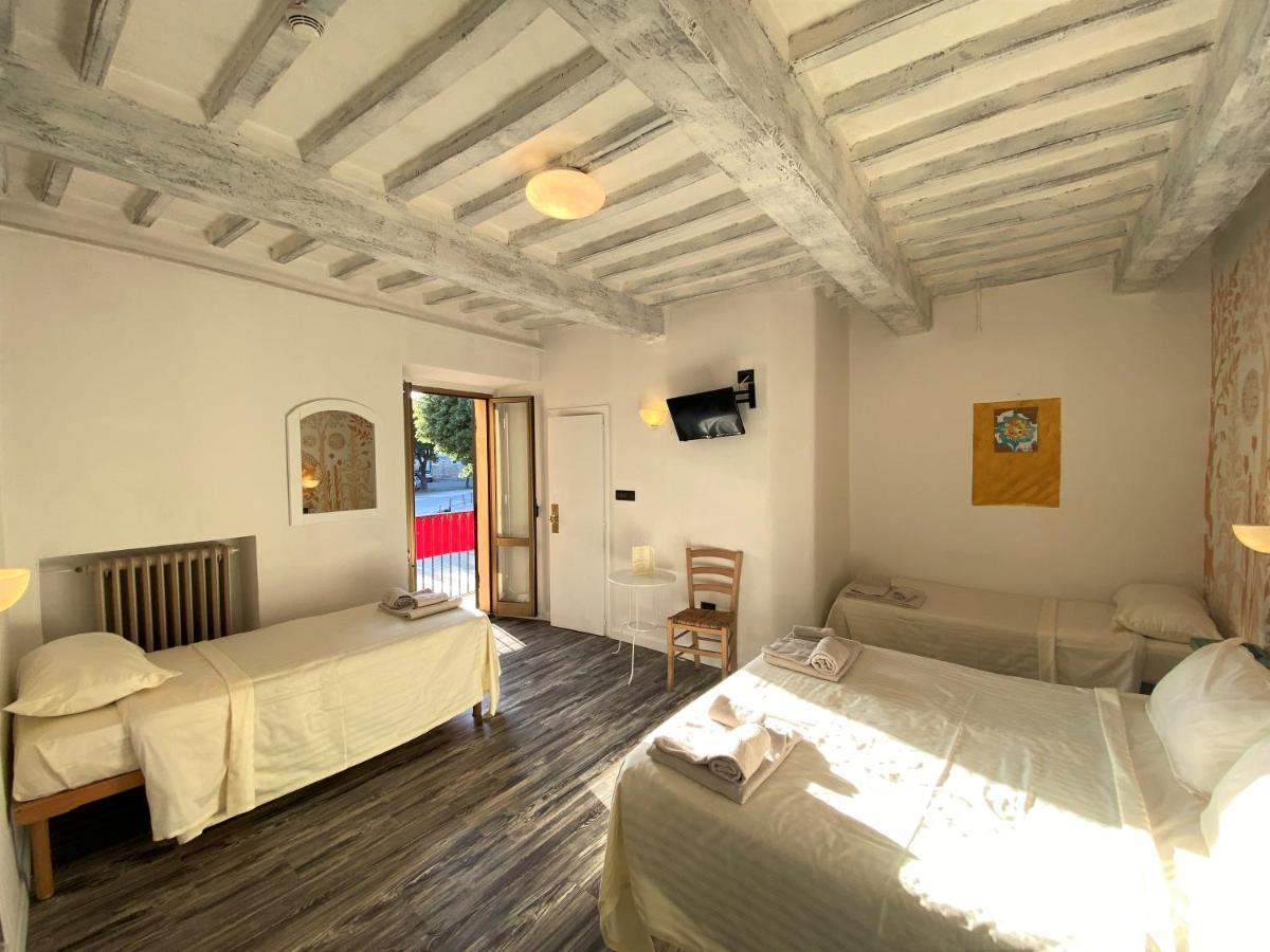 Hotel San Francesco E Il Lupo Gubbio Bagian luar foto